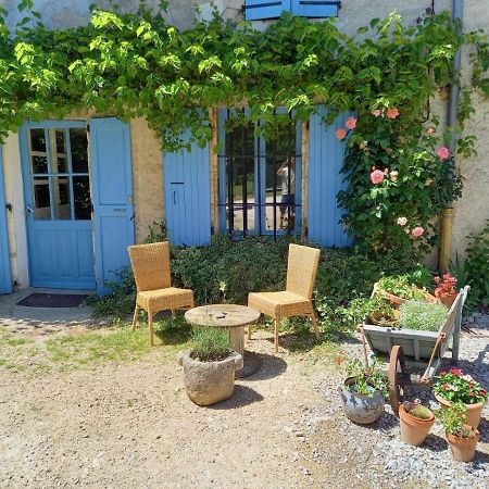 Gite La Poule Bleue Charavines Bagian luar foto